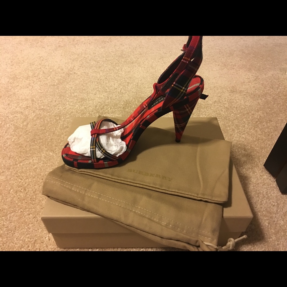 Sandals - Picture 3 of 4